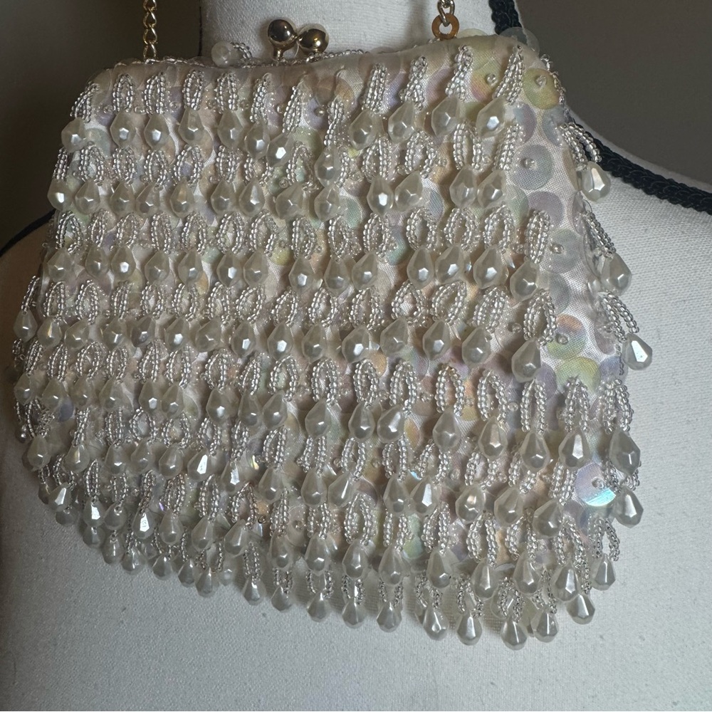 Vintage 1960s Hong Kong Beaded Evening Bag‎ Iridescent Sequin Chain